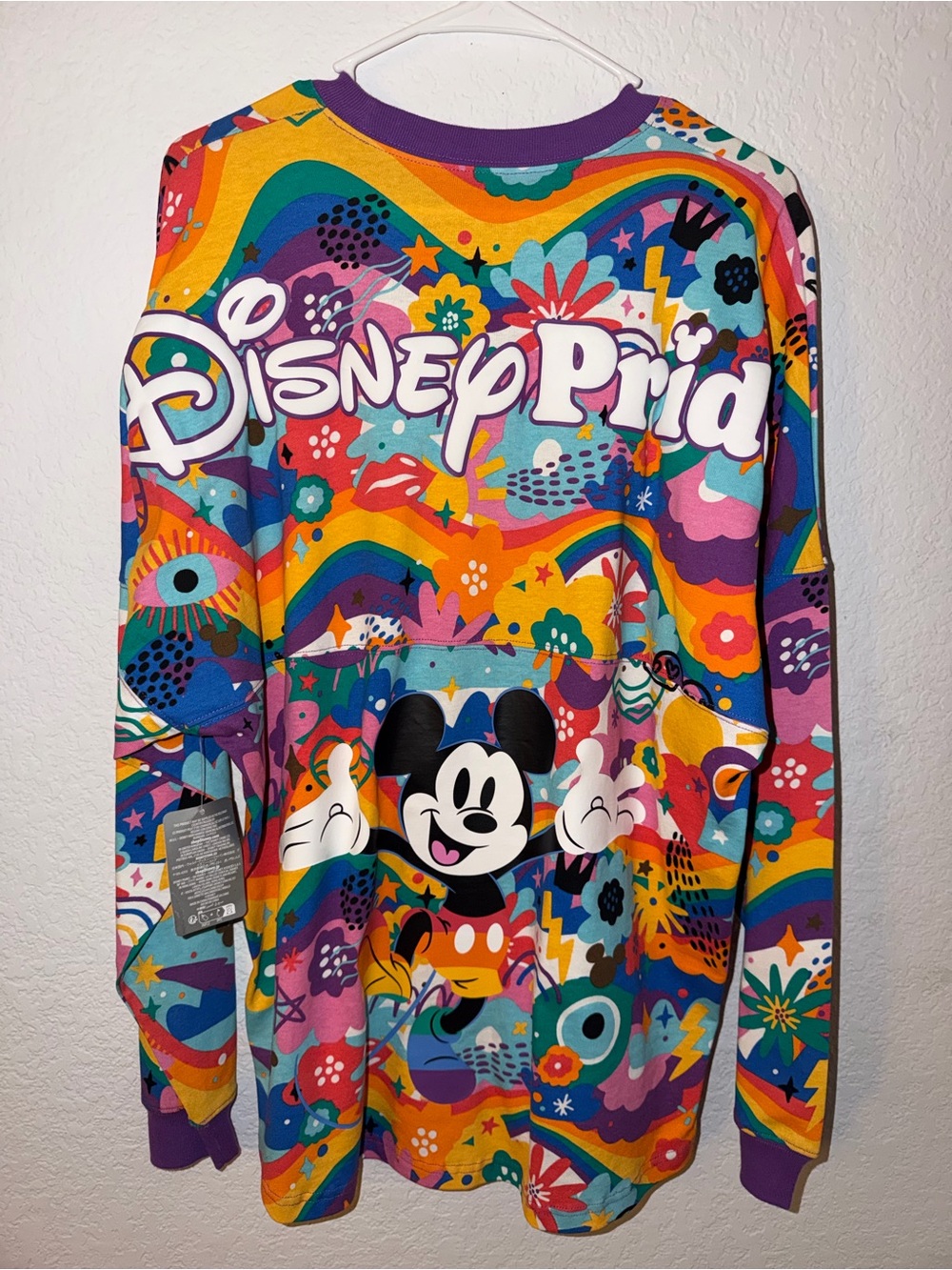 Disney Pride spirit top
Long-Sleeve Graphic Top - Multicolor